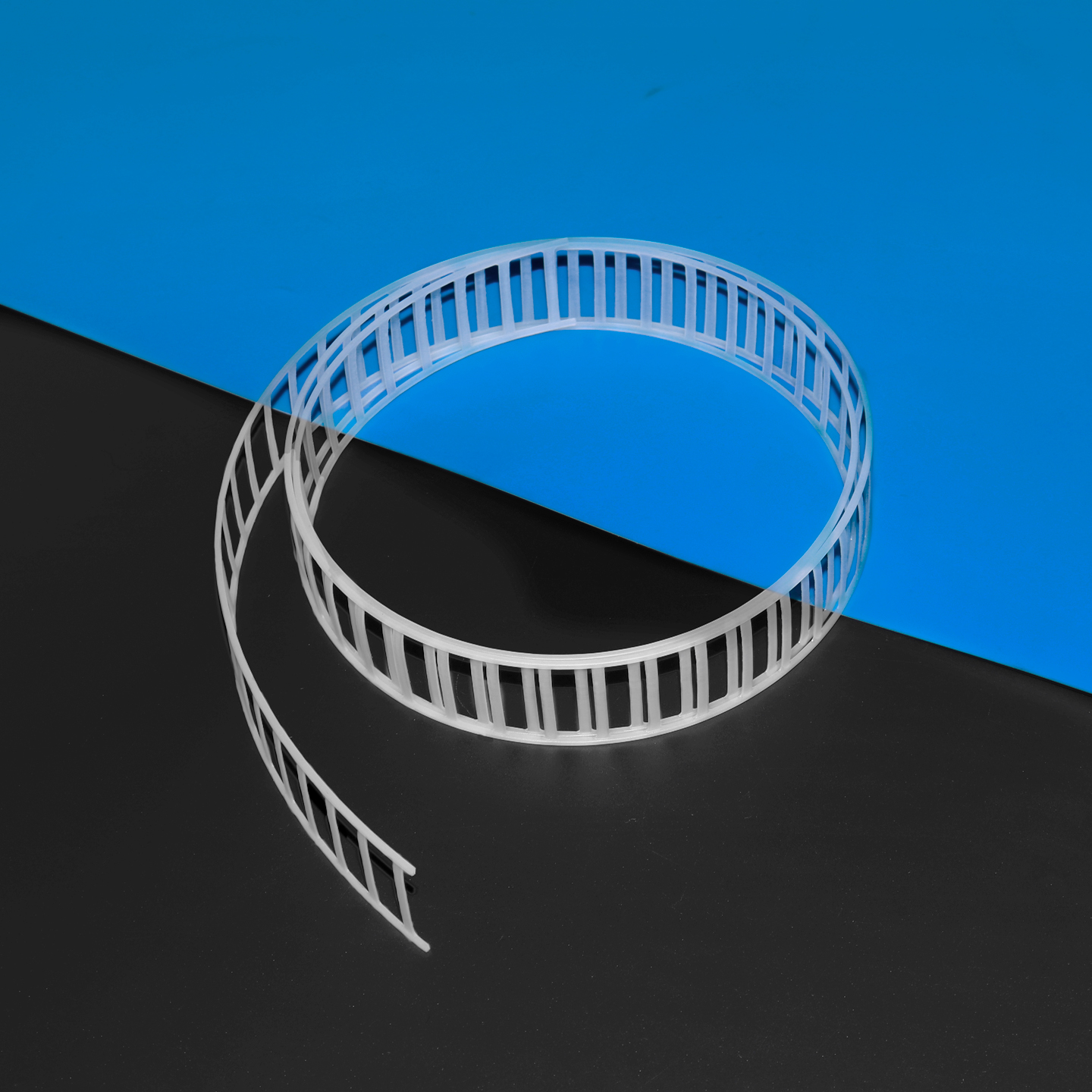 SAGA LWEP Wide Elastic Staple Pins